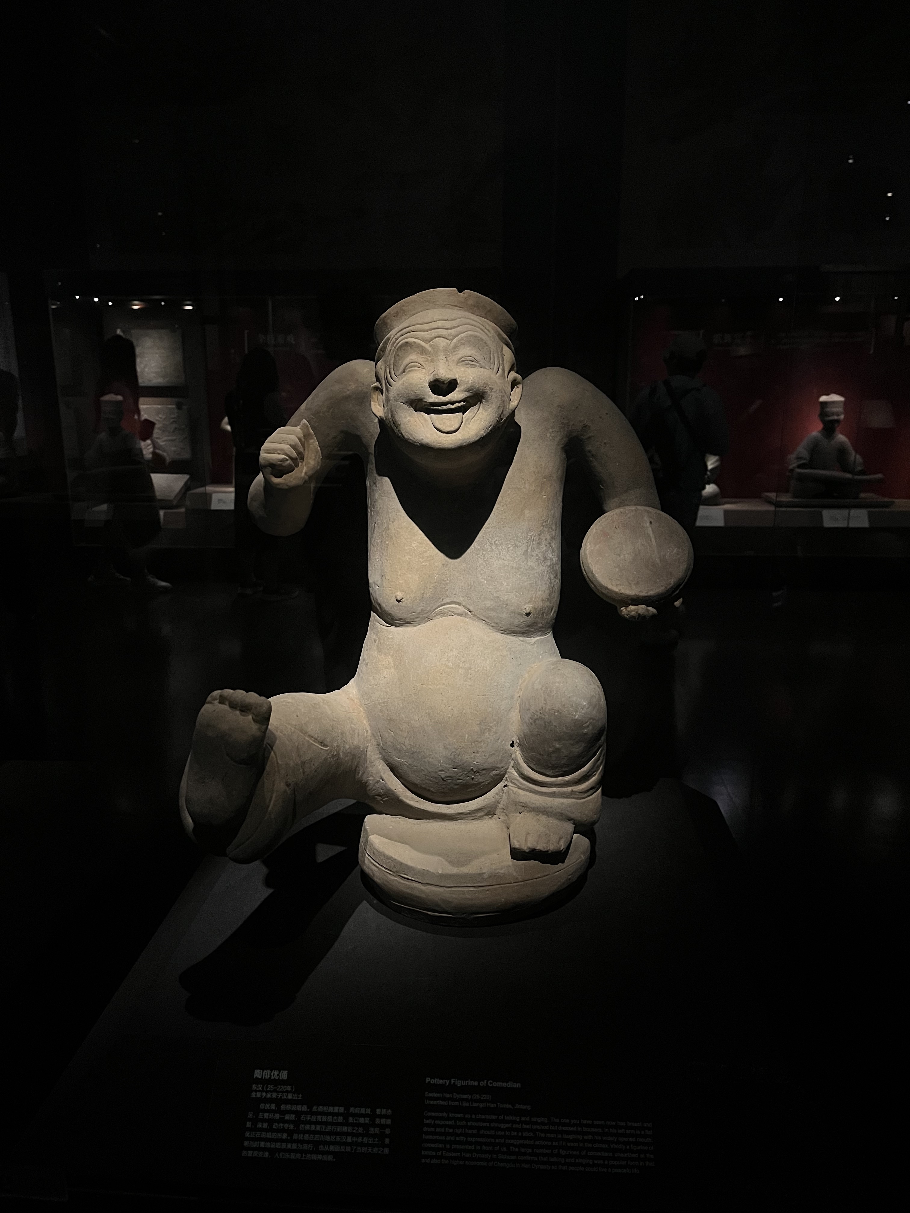 陶俳优俑